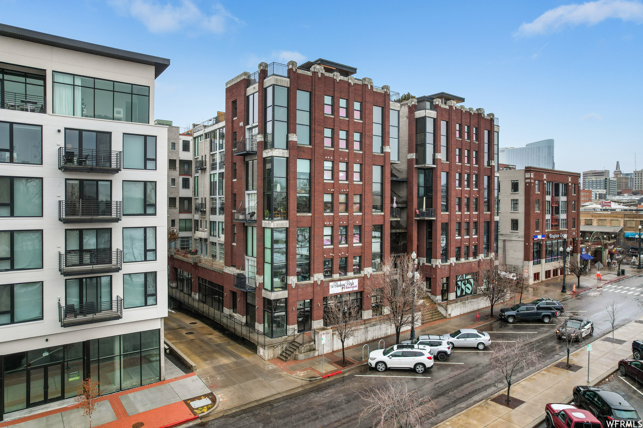 BROADWAY PARK LOFTS - Residential
