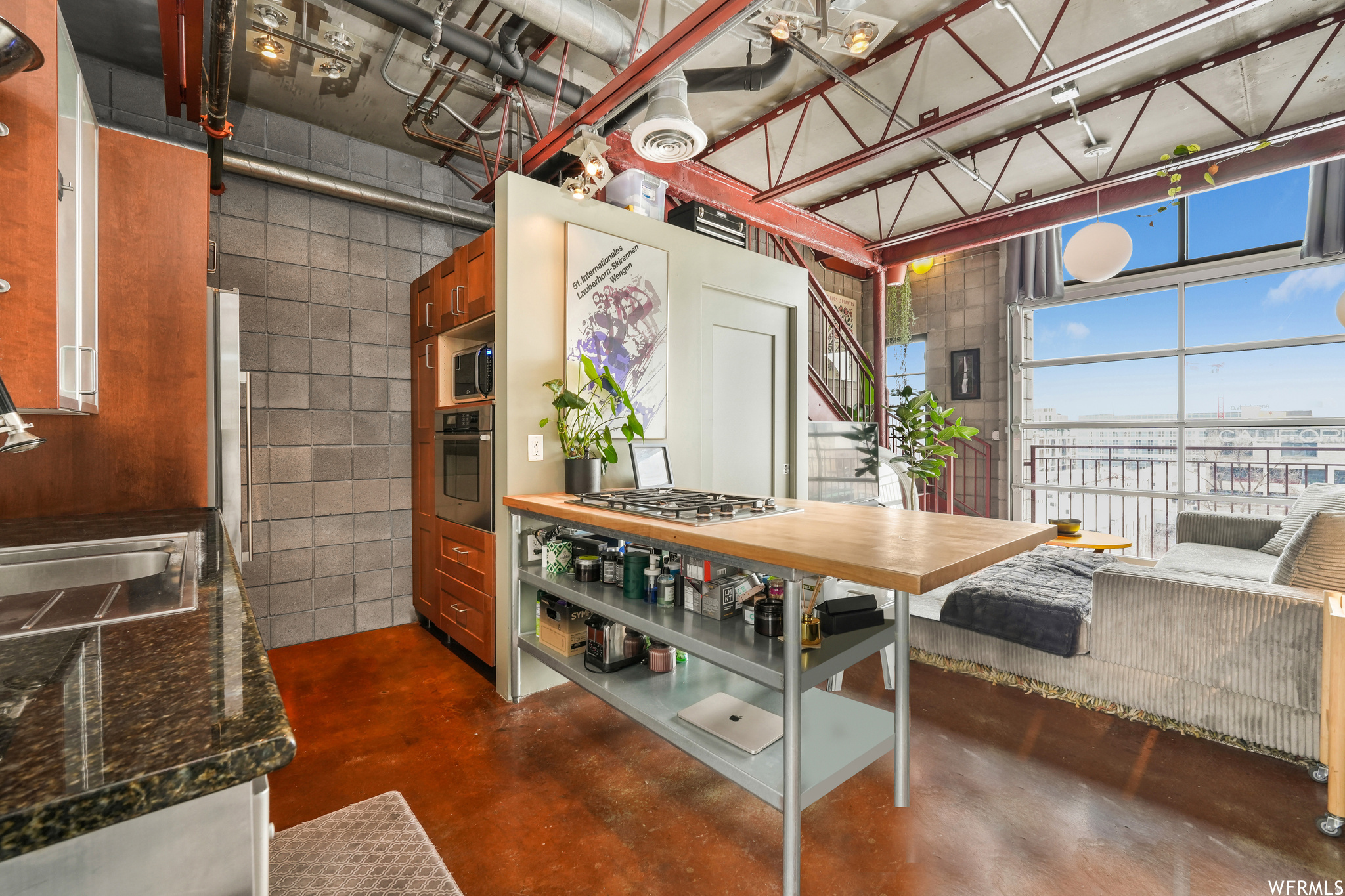 BROADWAY PARK LOFTS - Residential