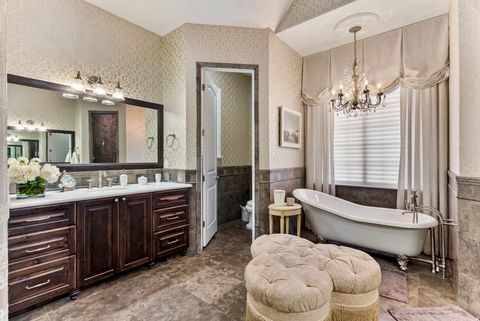 Tiny photo for 57 W GROVE CREEK CIR, Farmington, UT 84025 (MLS # 2137866)