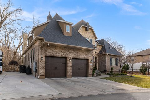 Tiny photo for 57 W GROVE CREEK CIR, Farmington, UT 84025 (MLS # 2137866)