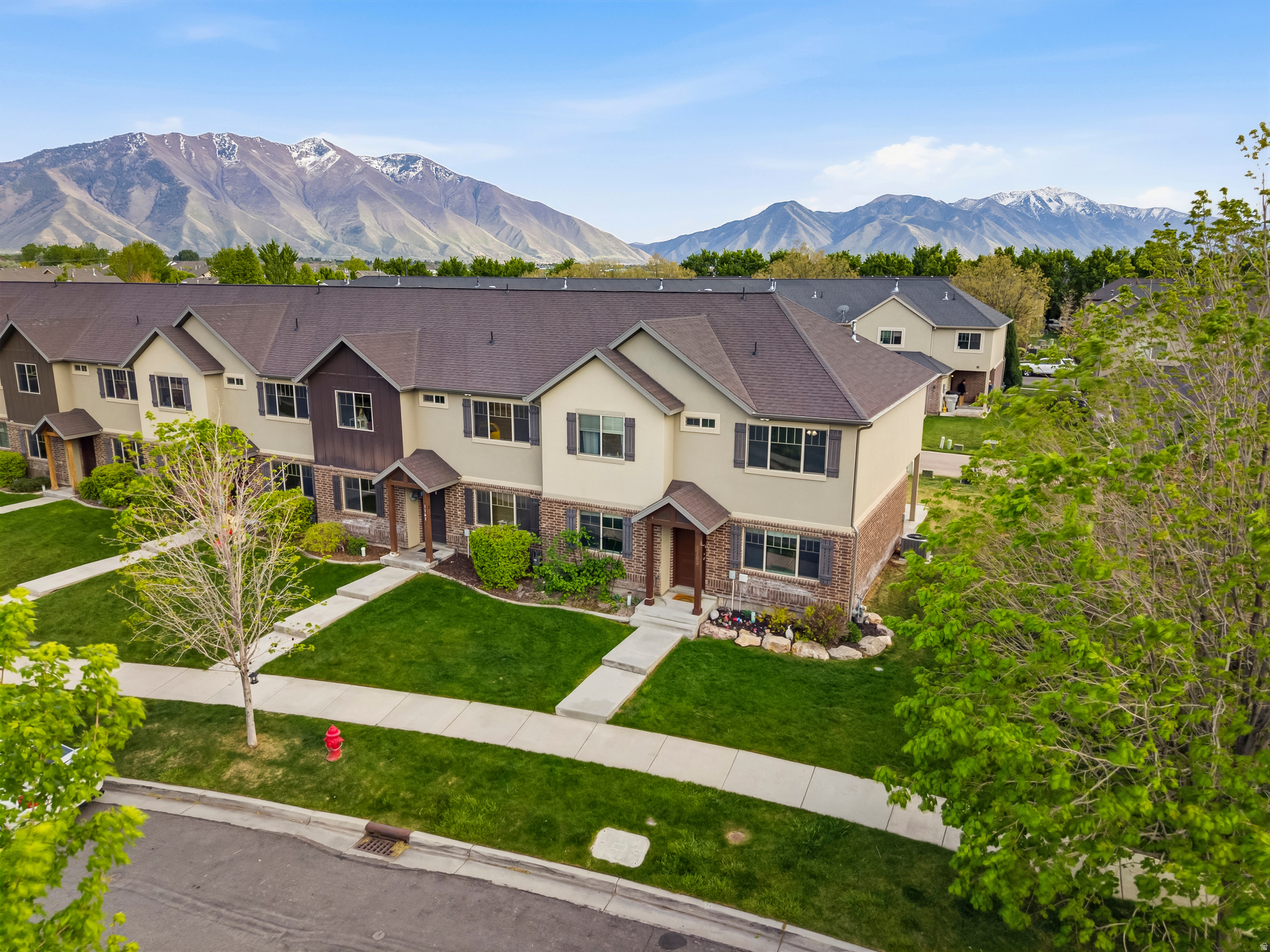 RIVER PARK WEST - Residential