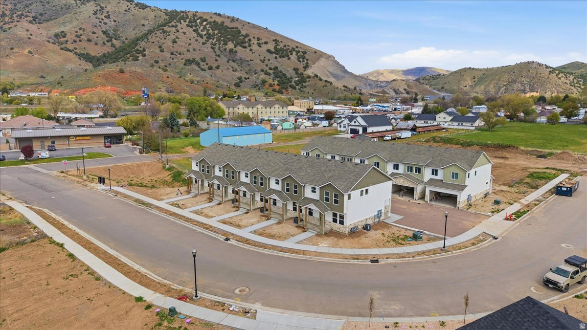 MOUNTAIN HORIZON - Residential