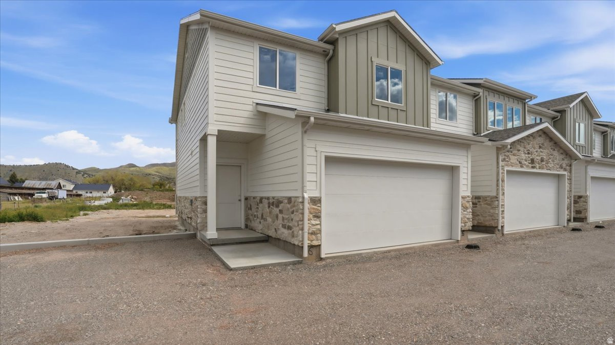 MOUNTAIN HORIZON - Residential