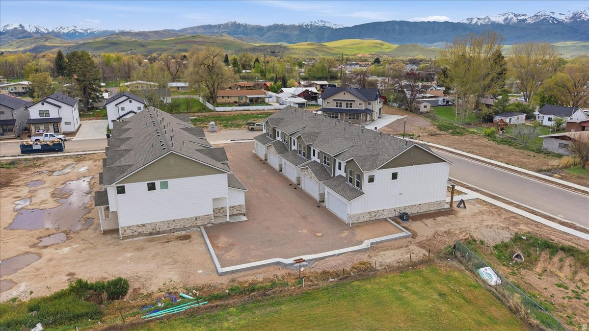 MOUNTAIN HORIZON - Residential