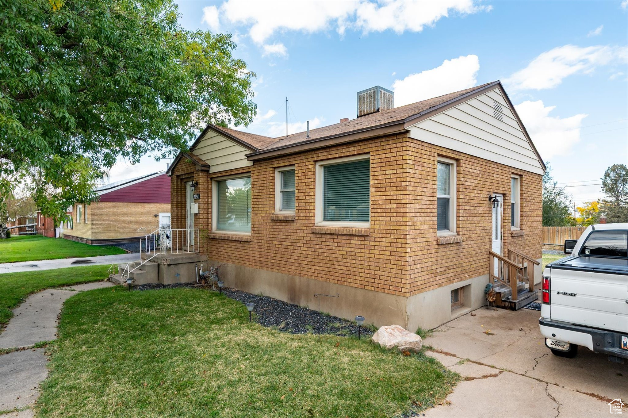 HAL-VERN PARK - Residential