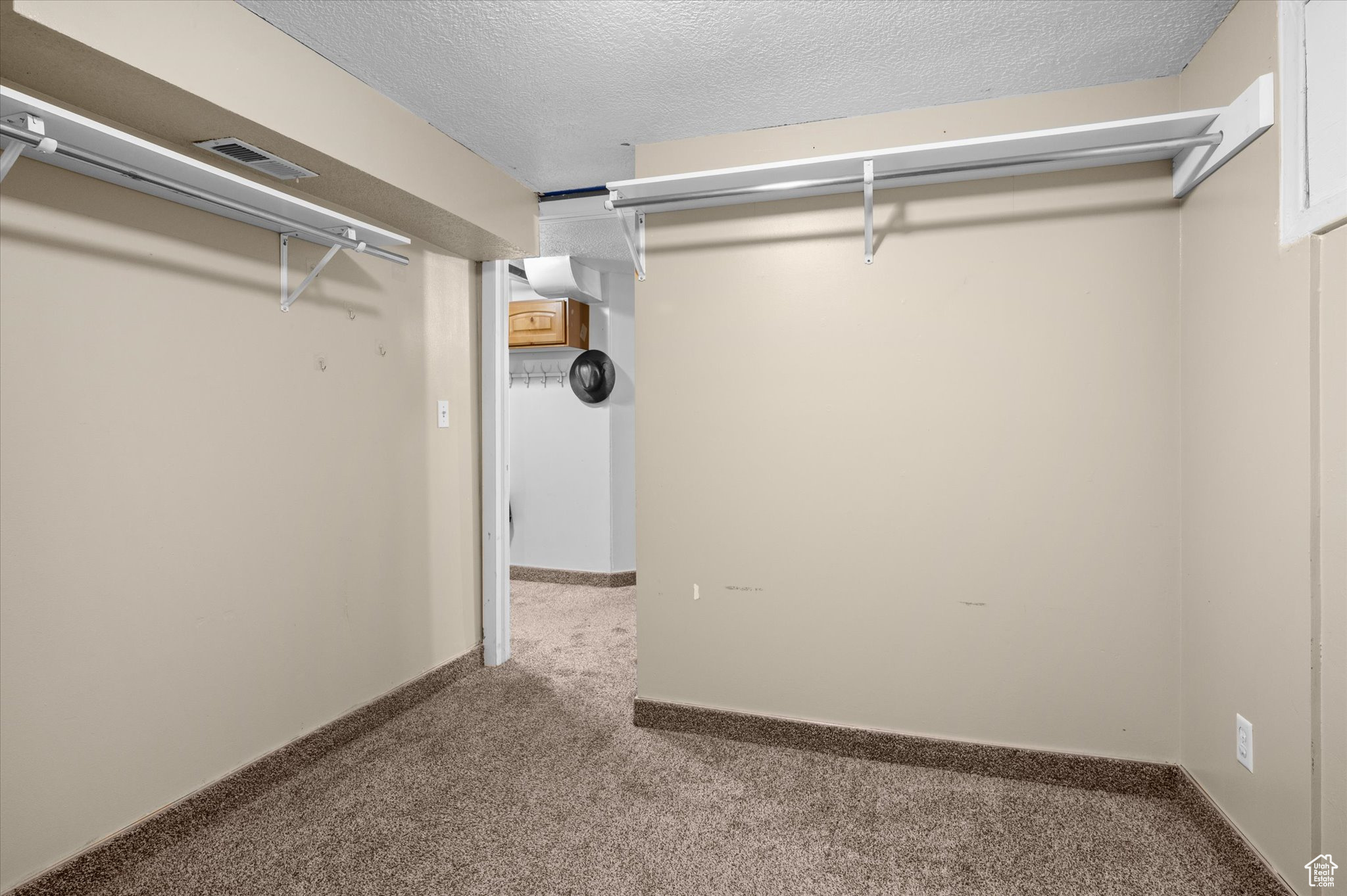 HAL-VERN PARK - Residential