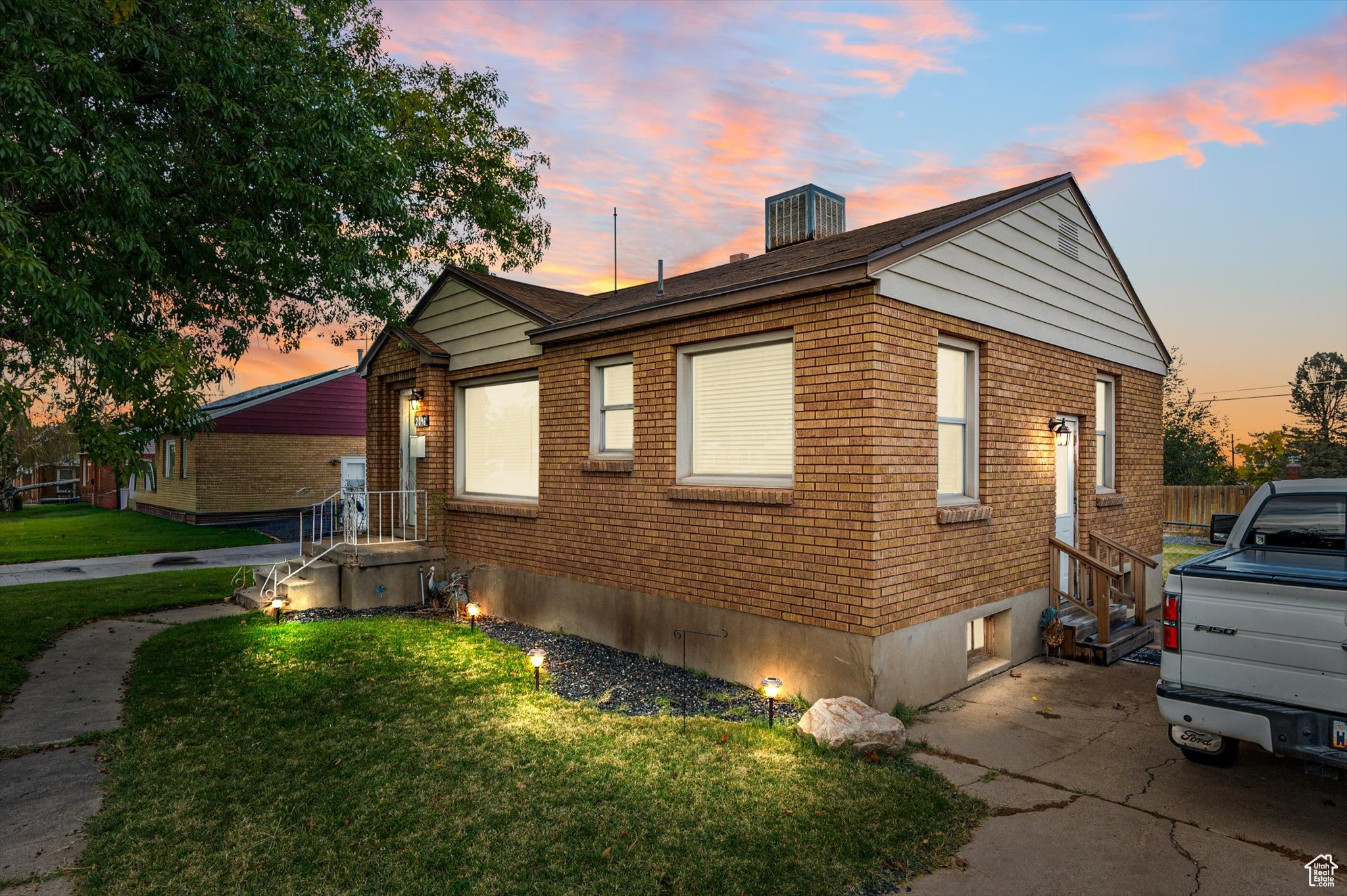 HAL-VERN PARK - Residential