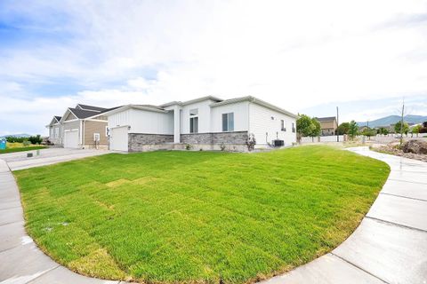 Tiny photo for 8356 S FOUR ELM CIR, West Jordan, UT 84081 (MLS # 2132400)