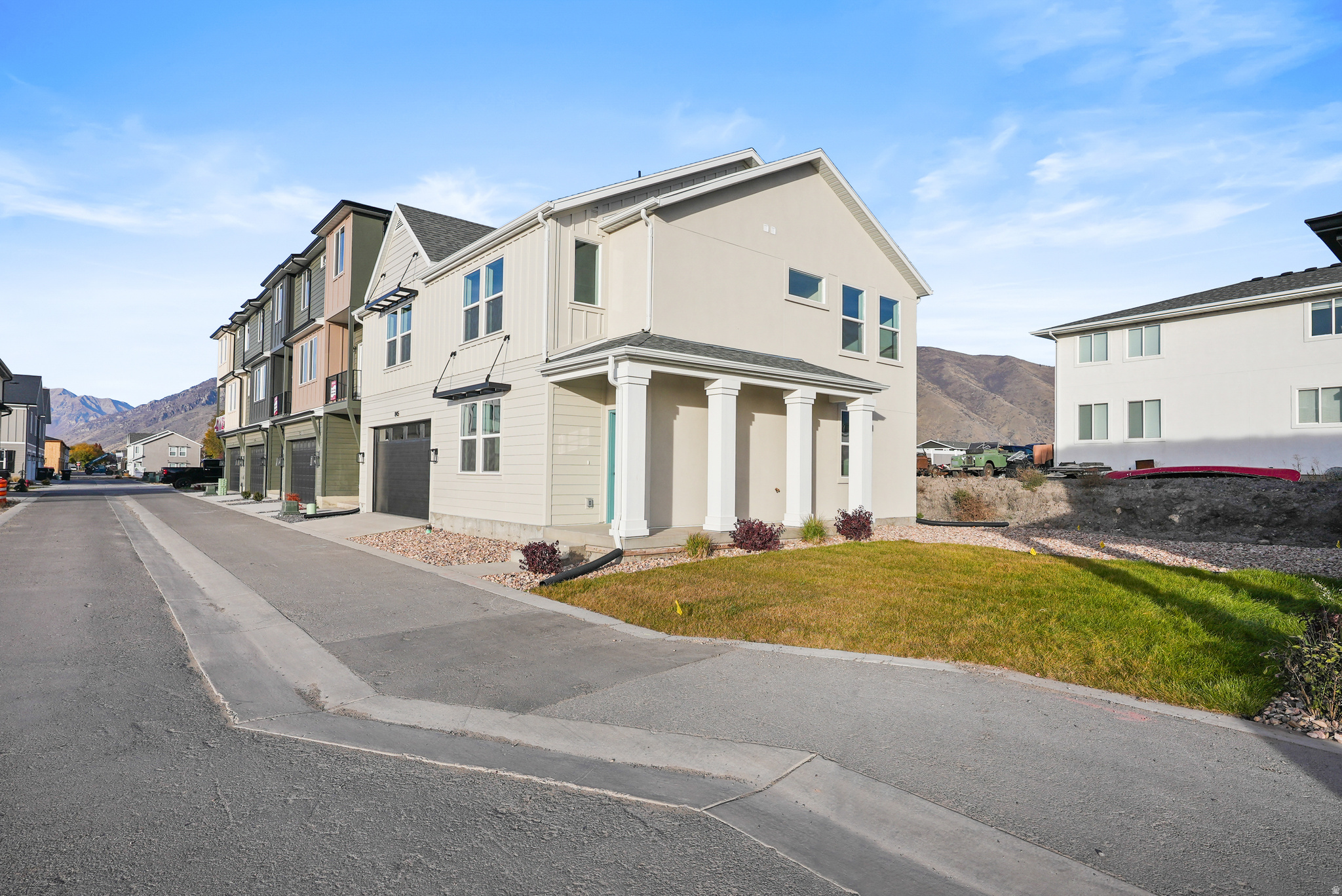 WESTFIELDS CENTRAL - Residential