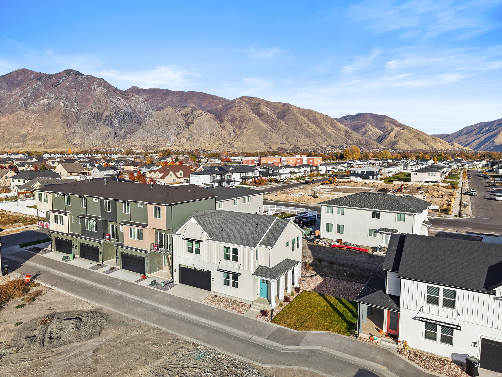 WESTFIELDS CENTRAL - Residential