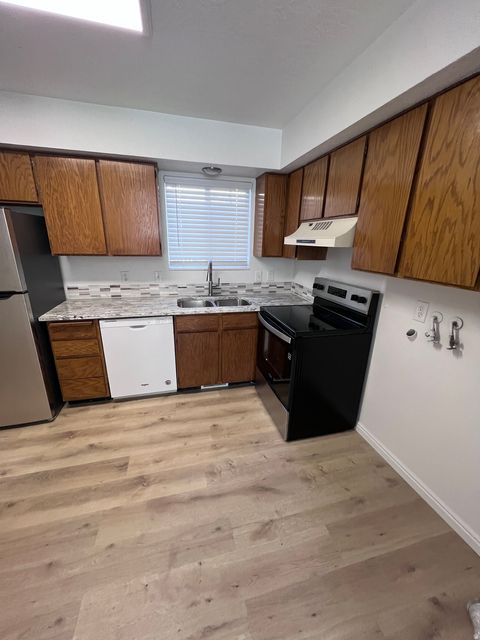Tiny photo for 556 N FAIRFIELD RD #D4, Layton, UT 84041 (MLS # 2127191)