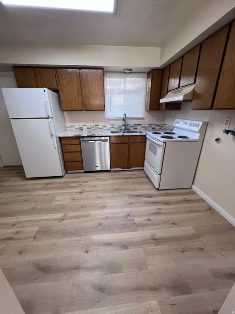 Tiny photo for 556 N FAIRFIELD RD #D4, Layton, UT 84041 (MLS # 2127191)