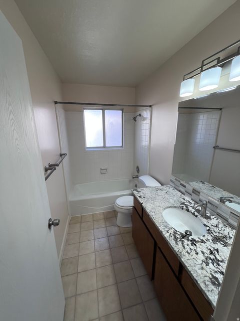 Tiny photo for 556 N FAIRFIELD RD #D4, Layton, UT 84041 (MLS # 2127191)