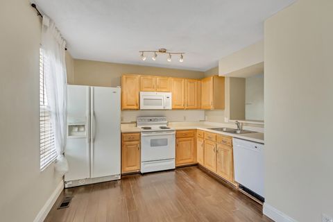 Tiny photo for 6054 S GLENCOE CT, Murray, UT 84123 (MLS # 2132658)