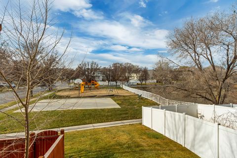 Tiny photo for 6054 S GLENCOE CT, Murray, UT 84123 (MLS # 2132658)