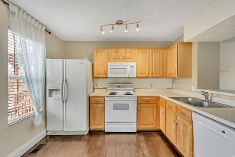 Tiny photo for 6054 S GLENCOE CT, Murray, UT 84123 (MLS # 2132658)
