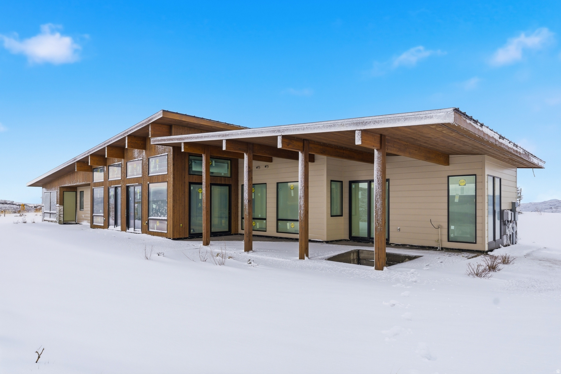 HAWKS PASS - Residential