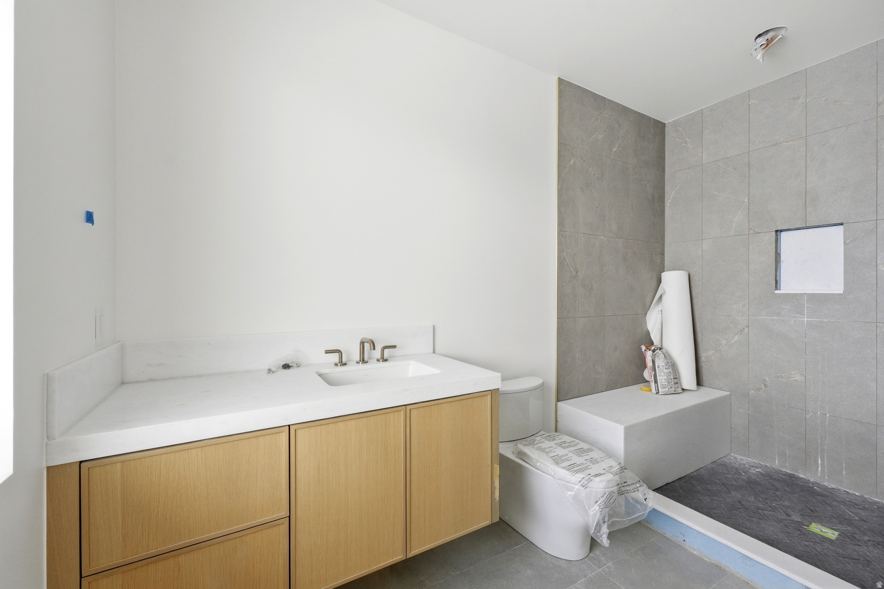 HAWKS PASS - Residential