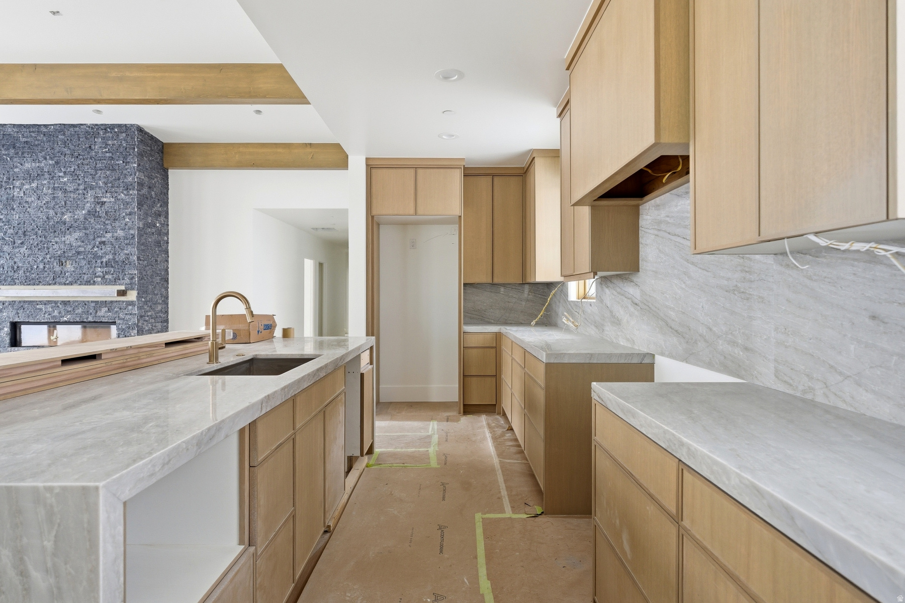 HAWKS PASS - Residential