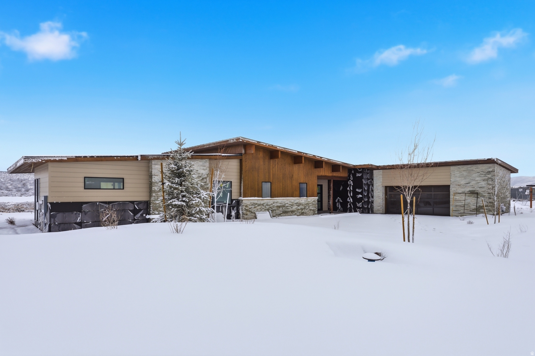 HAWKS PASS - Residential