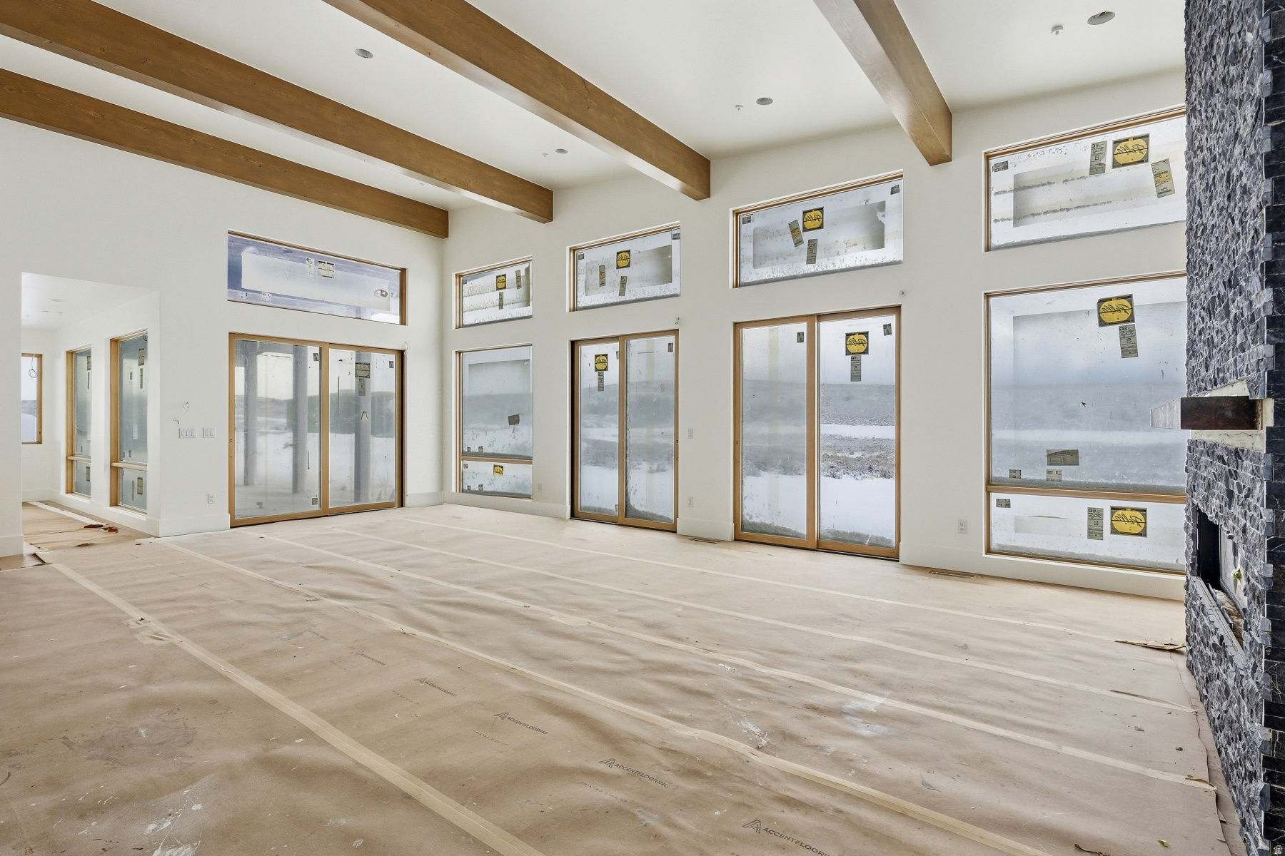 HAWKS PASS - Residential