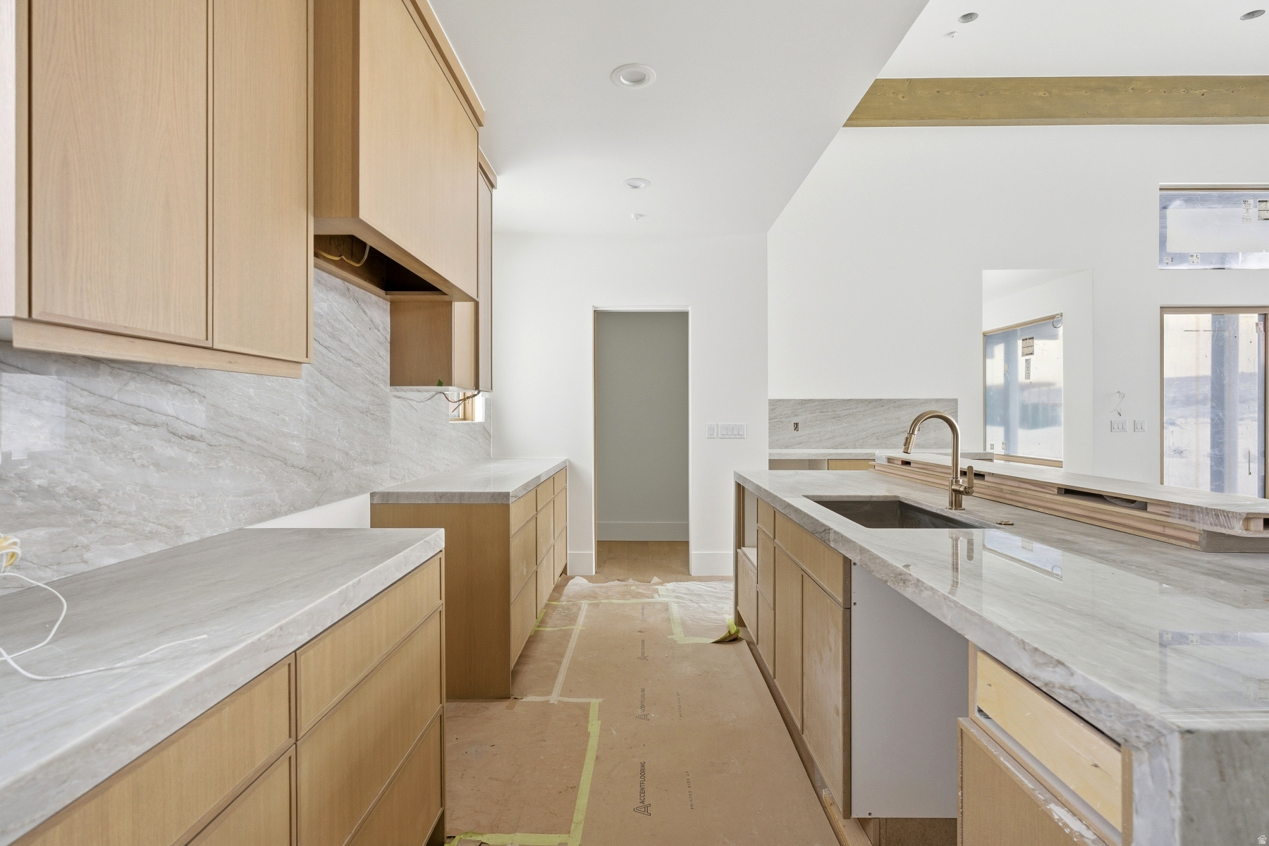 HAWKS PASS - Residential