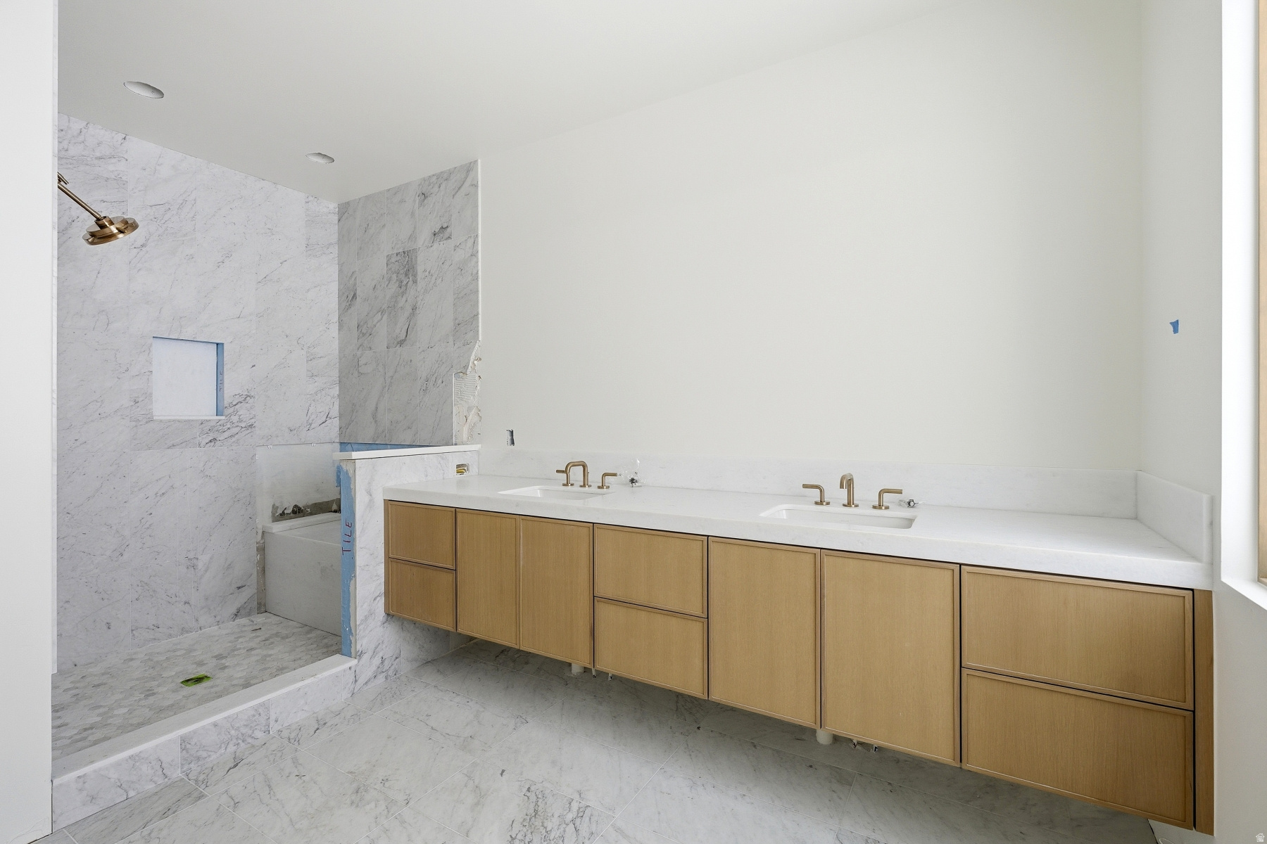 HAWKS PASS - Residential