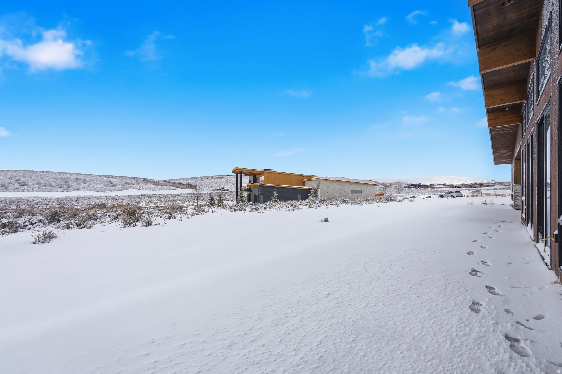 HAWKS PASS - Residential