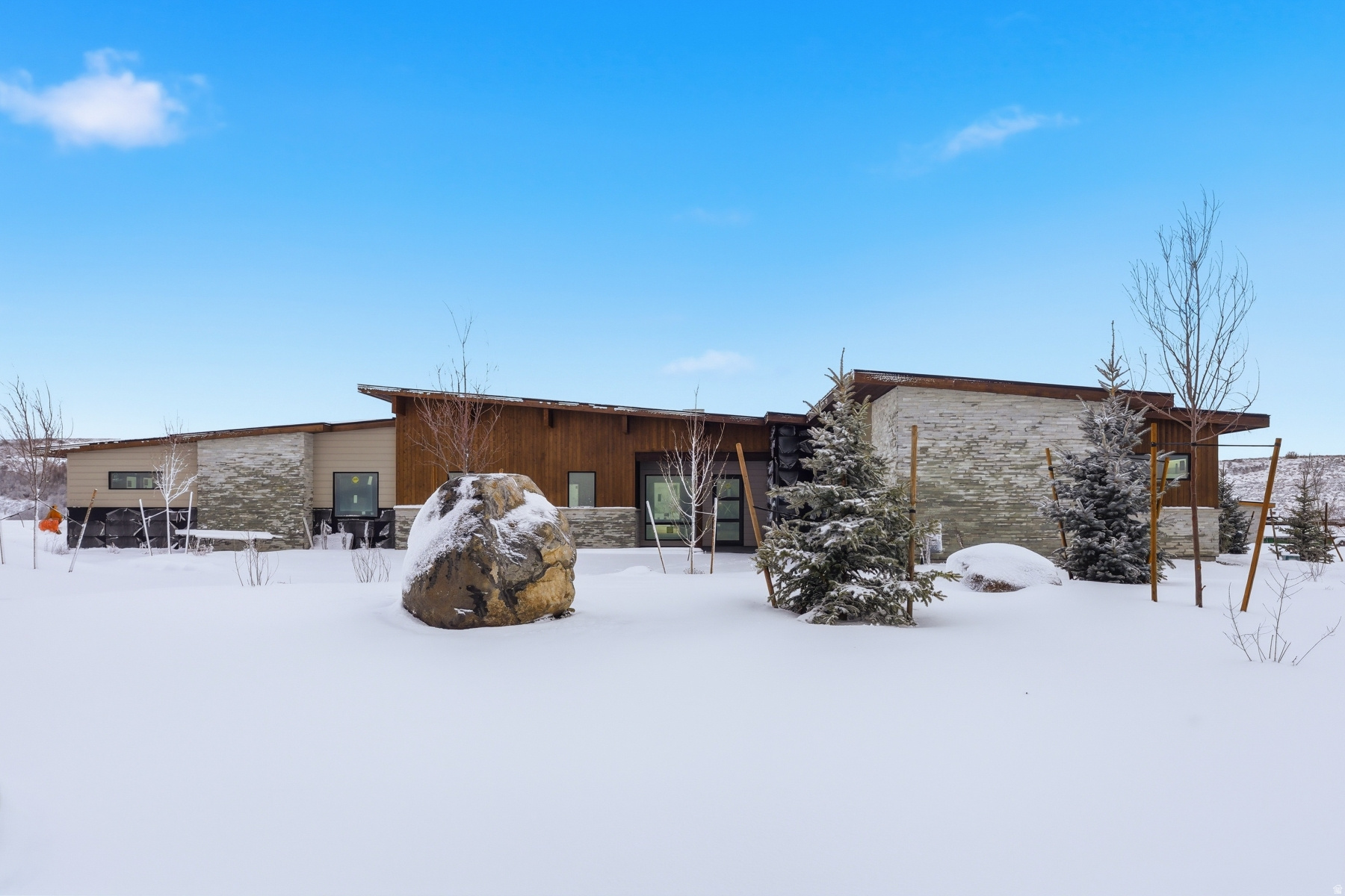 HAWKS PASS - Residential