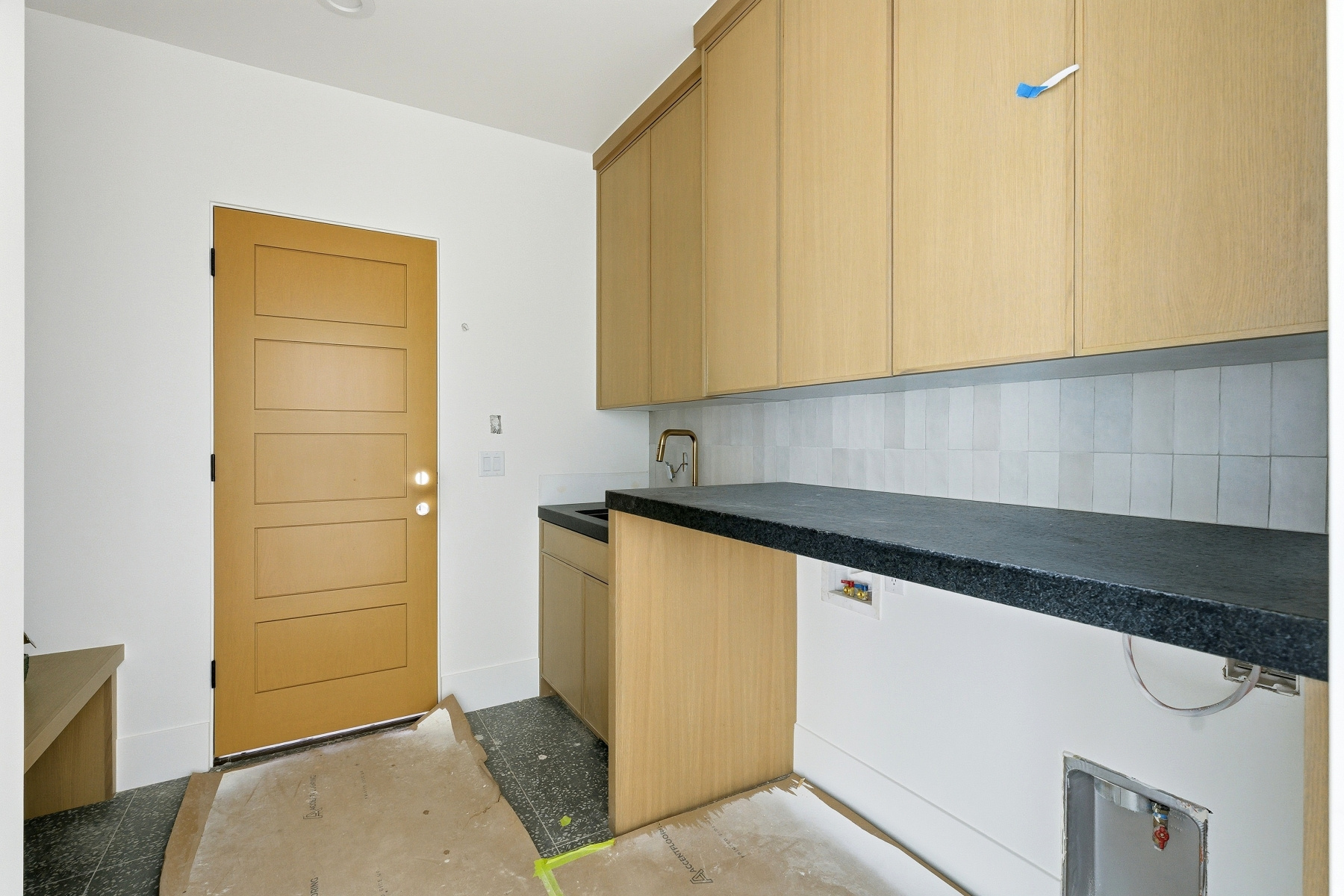 HAWKS PASS - Residential