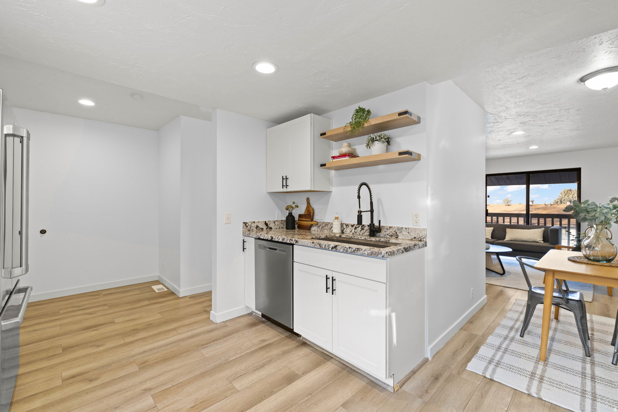 BELMONT TERR - Residential