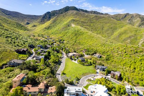 Tiny photo for 326 S MARYFIELD DR #404, Salt Lake City, UT 84108 (MLS # 2085322)