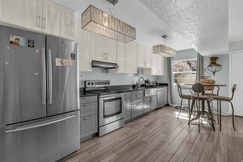 Tiny photo for 600 E 3990 S, Murray, UT 84107 (MLS # 2144973)