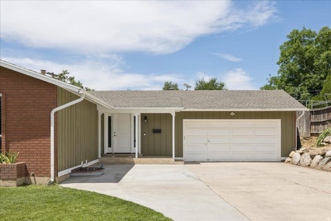 Tiny photo for 1093 CAMBRIDGE RD, Kaysville, UT 84037 (MLS # 2169562)