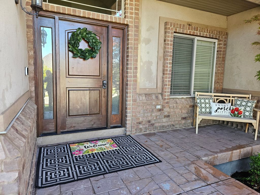 Photo of 15257 S SCENIC CREST CIR W, Bluffdale, UT 84065 (MLS # 2155029)