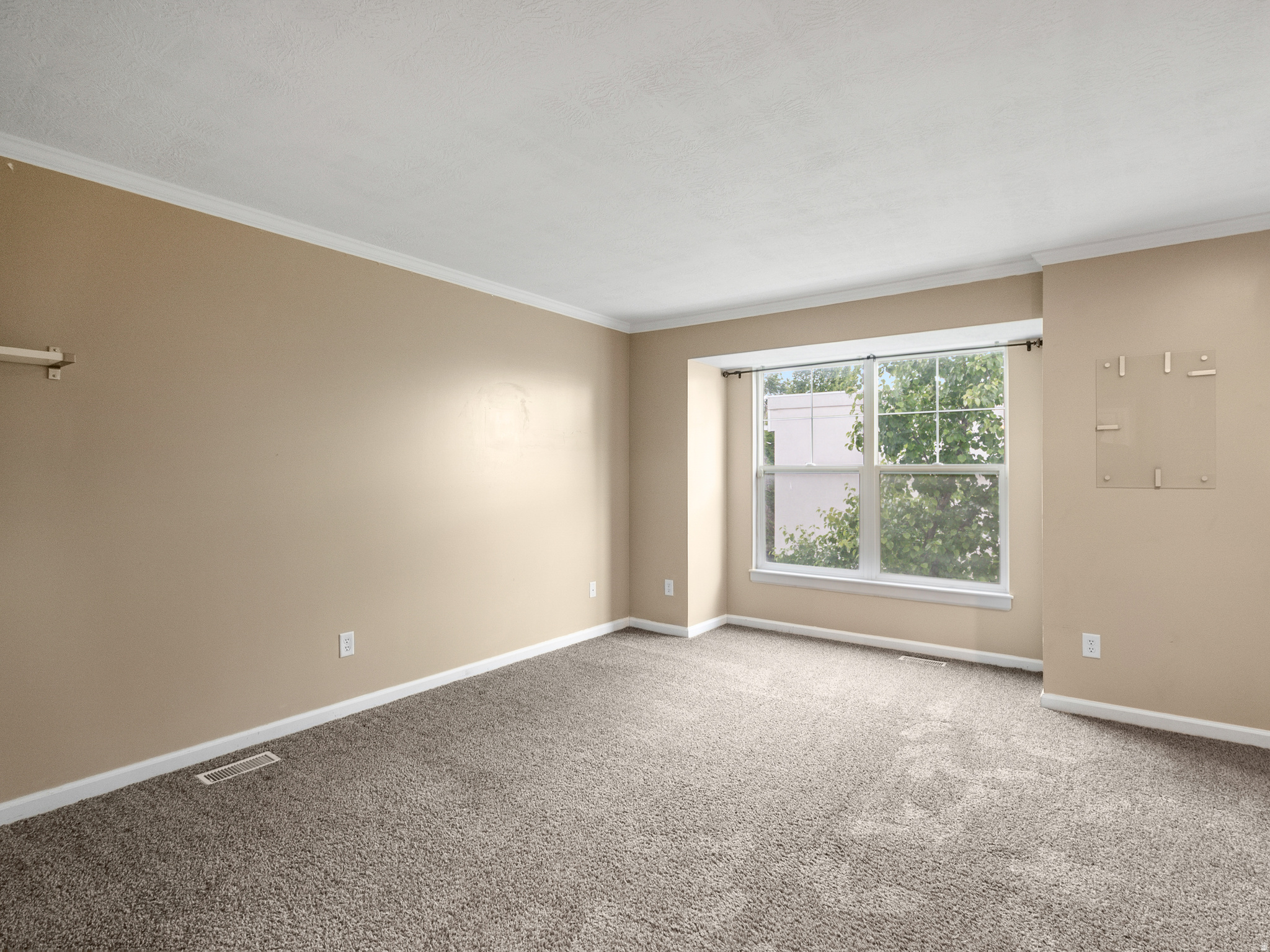 STANFORD COURT - Residential