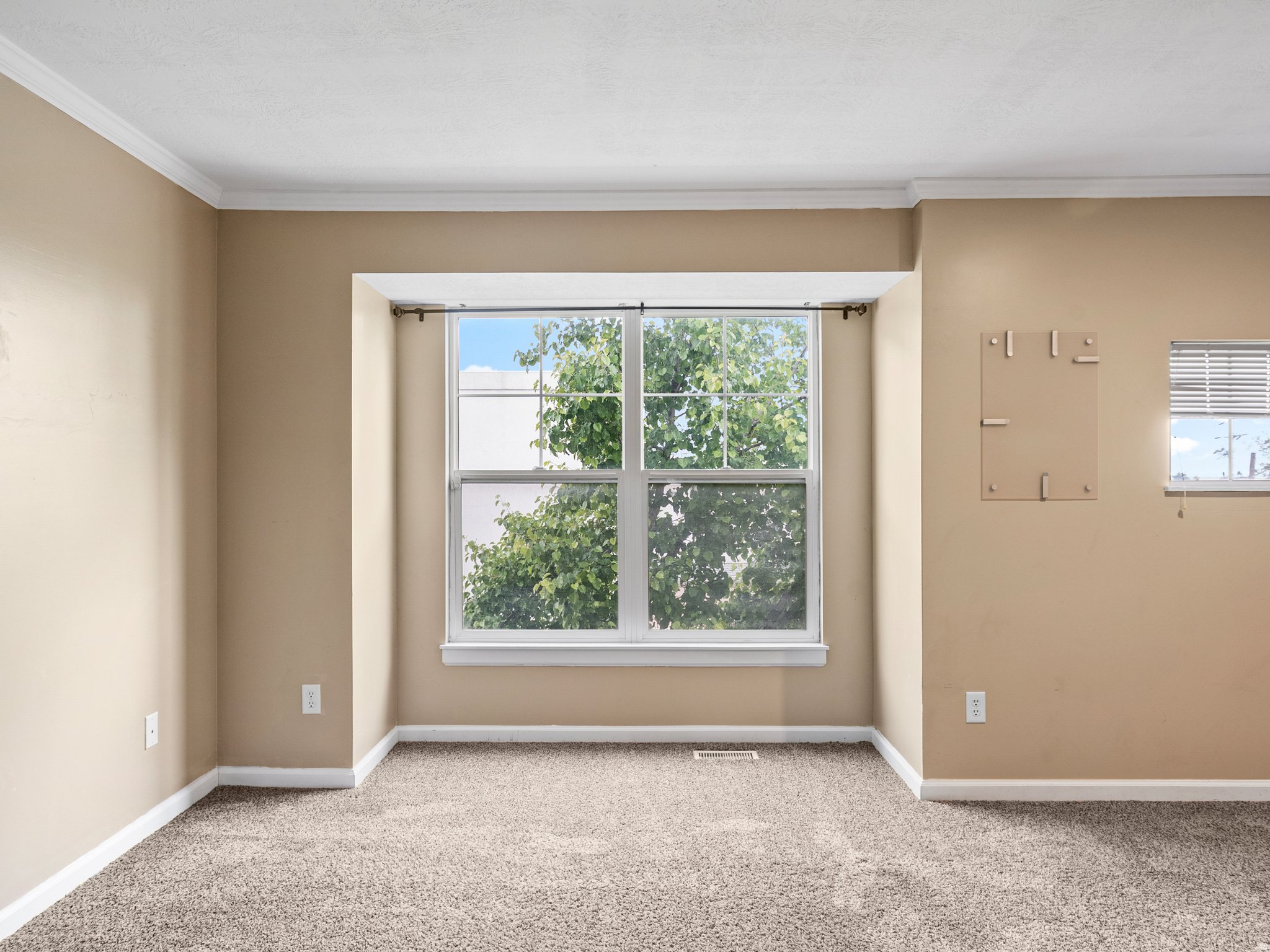 STANFORD COURT - Residential