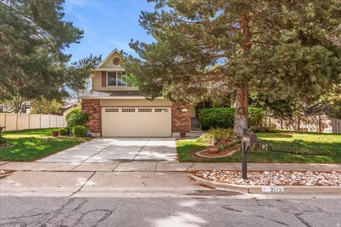 Tiny photo for 2172 E 2050 N, Layton, UT 84040 (MLS # 2148225)