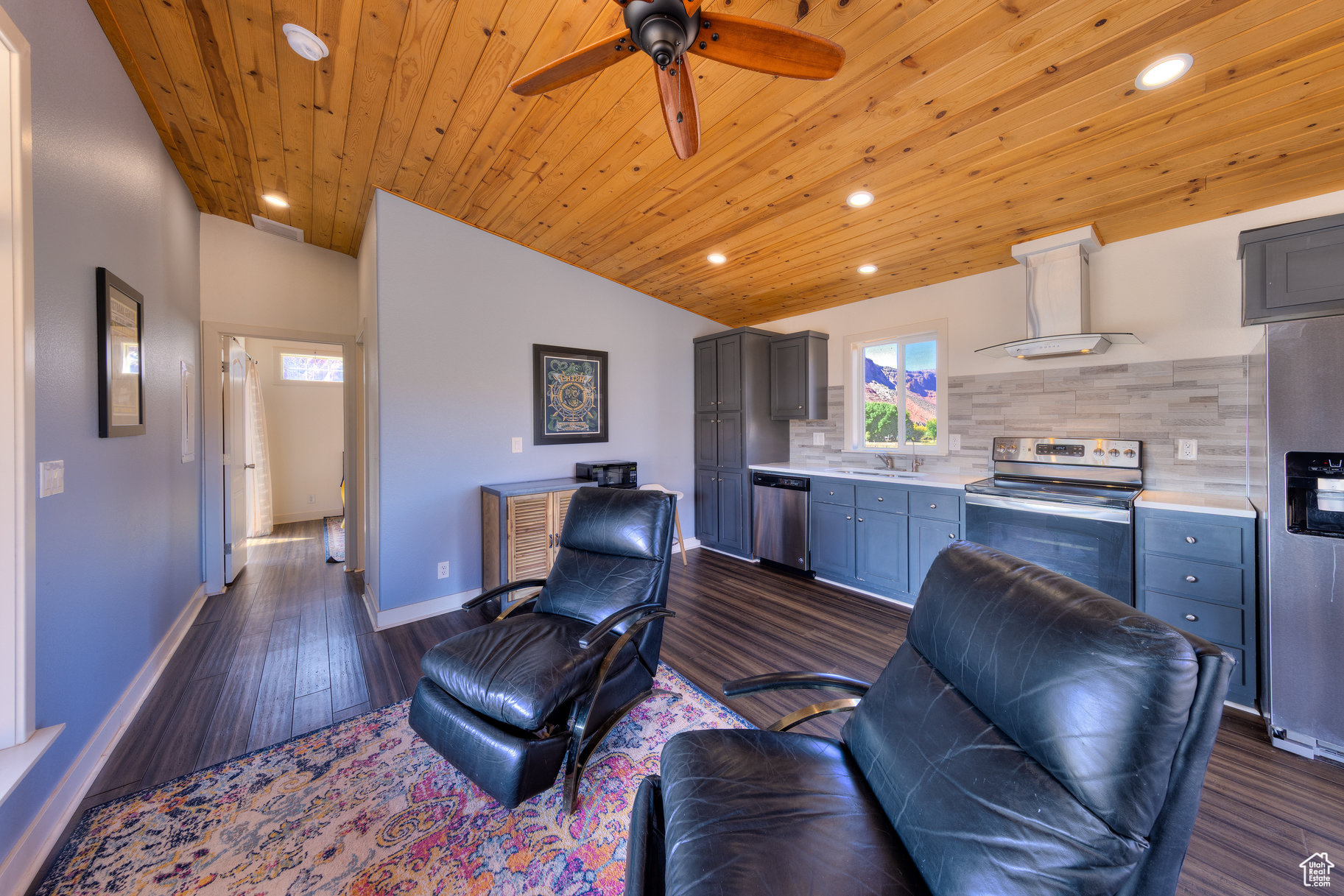 CASTLE VALLEY RIVER RANCHOS - Residential