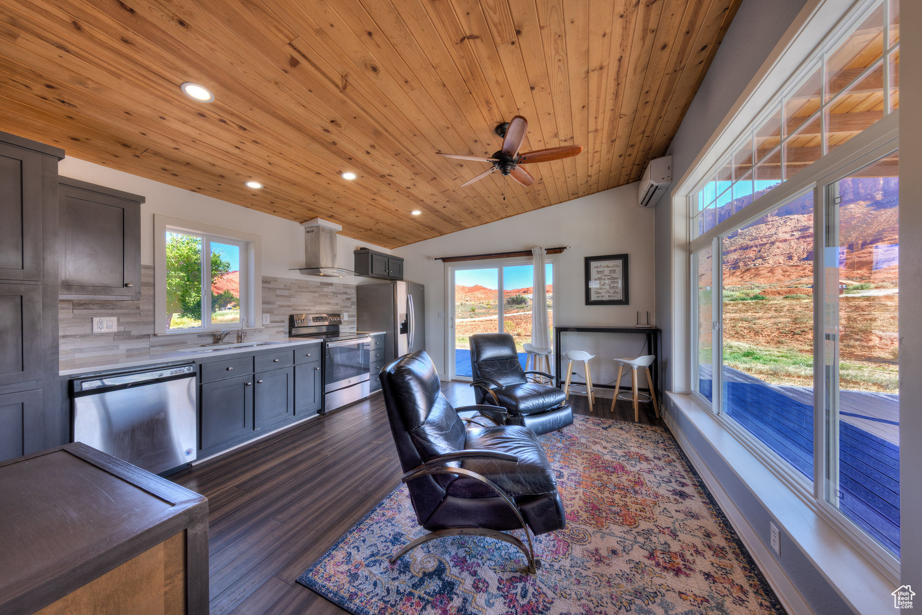 CASTLE VALLEY RIVER RANCHOS - Residential