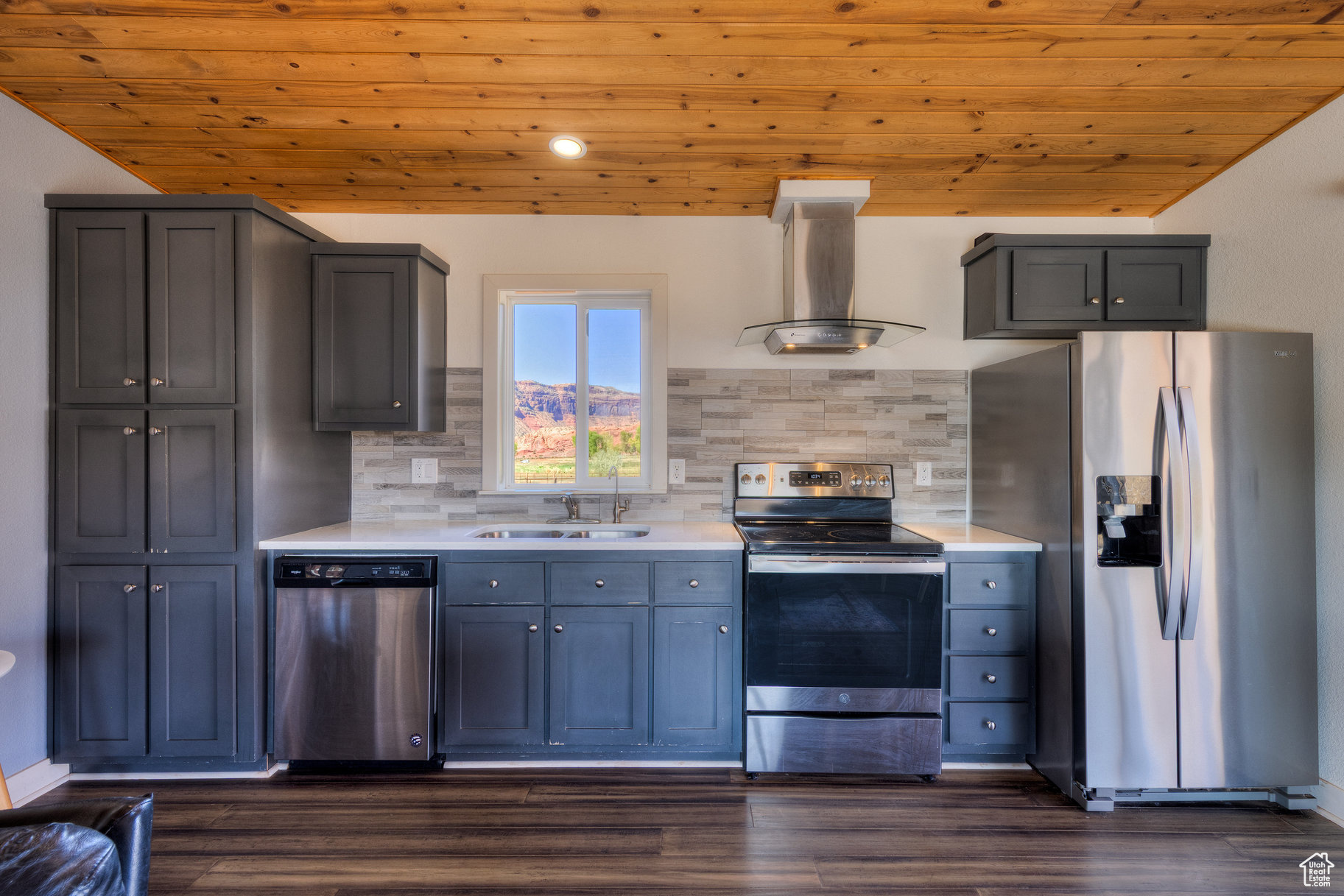 CASTLE VALLEY RIVER RANCHOS - Residential