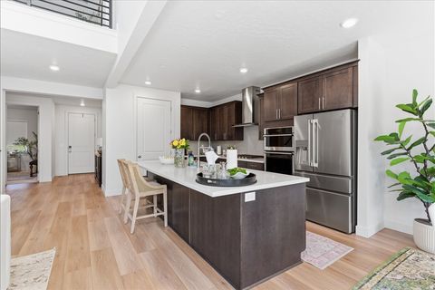 Tiny photo for 1306 E TALBOT DR, Kaysville, UT 84037 (MLS # 2150846)