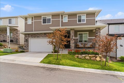 Photo of 1306 E TALBOT DR, Kaysville, UT 84037 (MLS # 2150846)