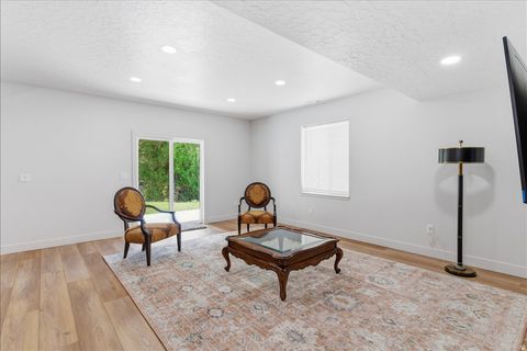 Tiny photo for 1306 E TALBOT DR, Kaysville, UT 84037 (MLS # 2150846)