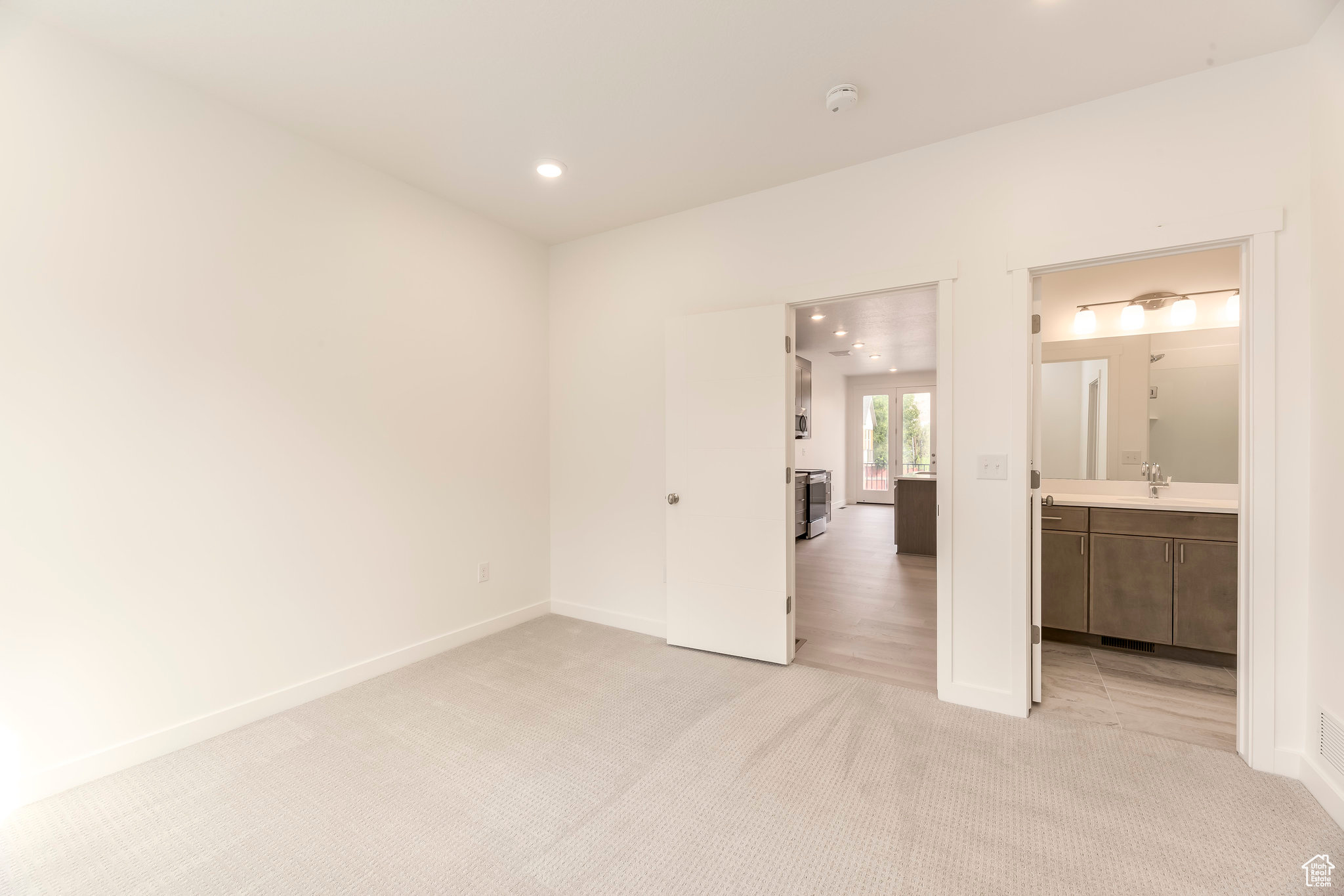 BISHOP PLACE - Residential
