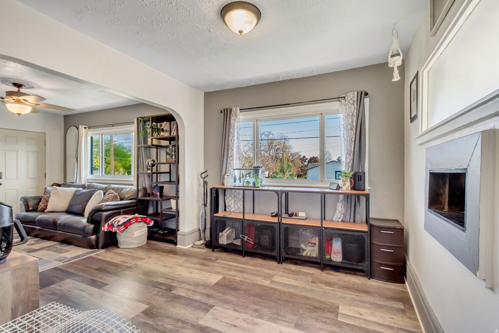 Photo of 196 N 100 W, Tooele, UT 84074 (MLS # 2157907)