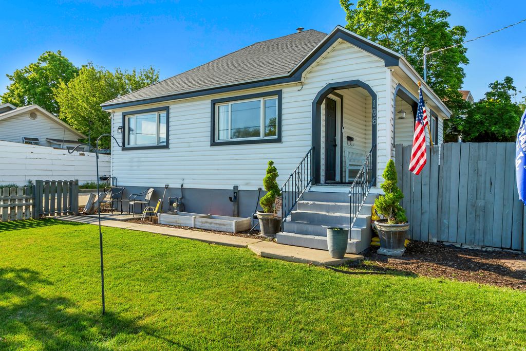 Photo of 196 N 100 W, Tooele, UT 84074 (MLS # 2157907)