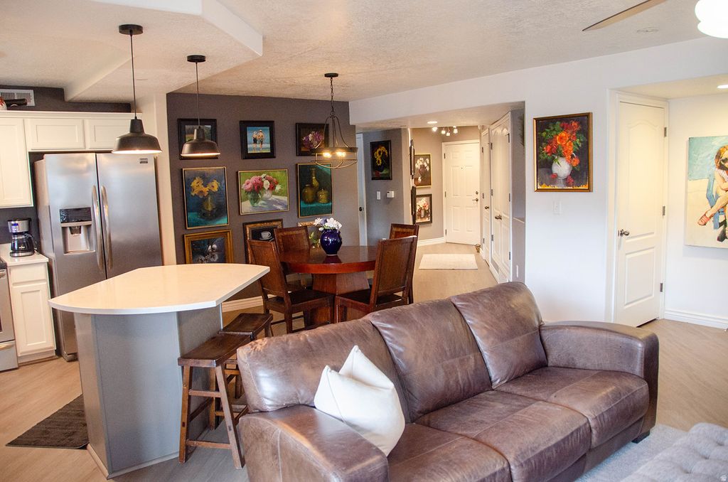 Photo of 208 E SPENCER PEAK WAY S #E2, Draper, UT 84020 (MLS # 2142980)