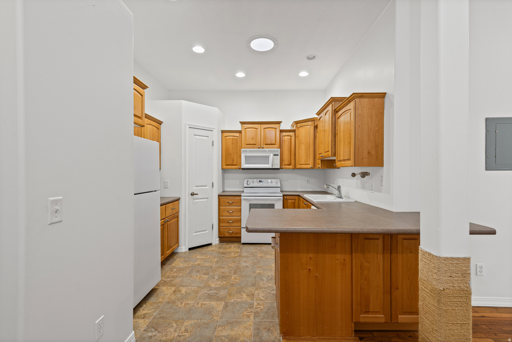 LAKEWOODS CONDO - Residential