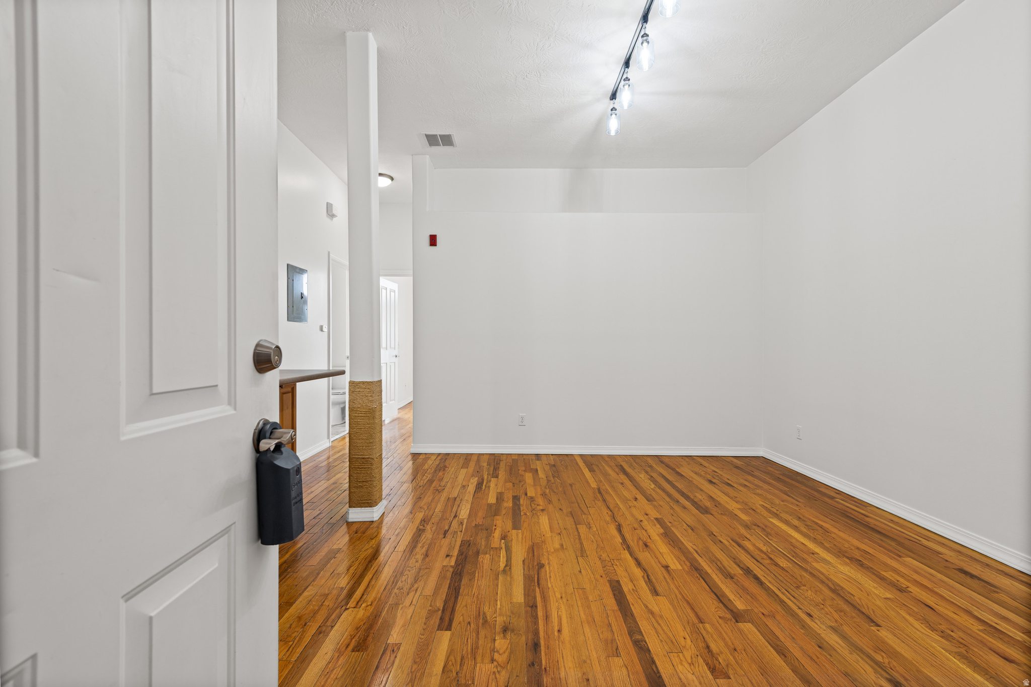 LAKEWOODS CONDO - Residential